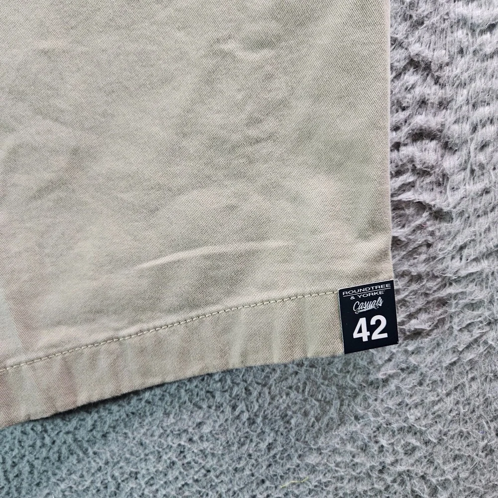 NWOT Roundtree &‎ Yorke Shorts Men 42 x 7 Stretch Straight Flat Light Khaki